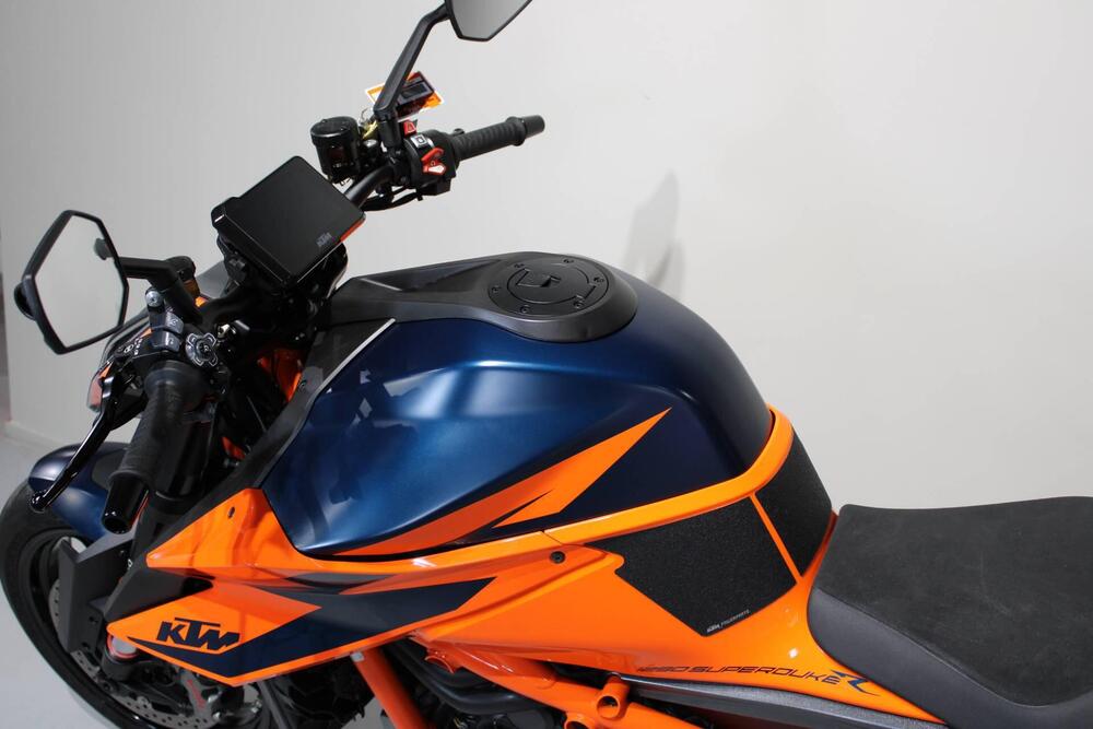 KTM 1290 Super Duke R (2020) (5)