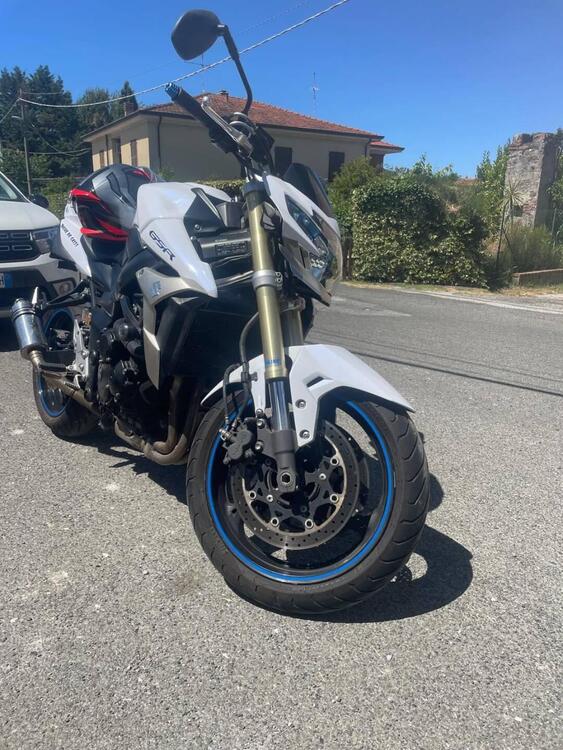 Suzuki GSR 750 ABS (2010 - 17) (2)