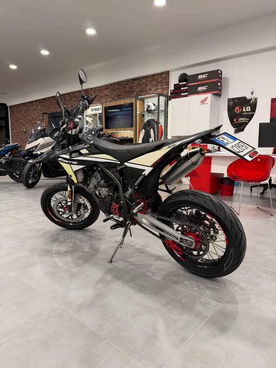 Fantic Motor XMF 125 Motard Performance 4t (2021 - 22) (4)