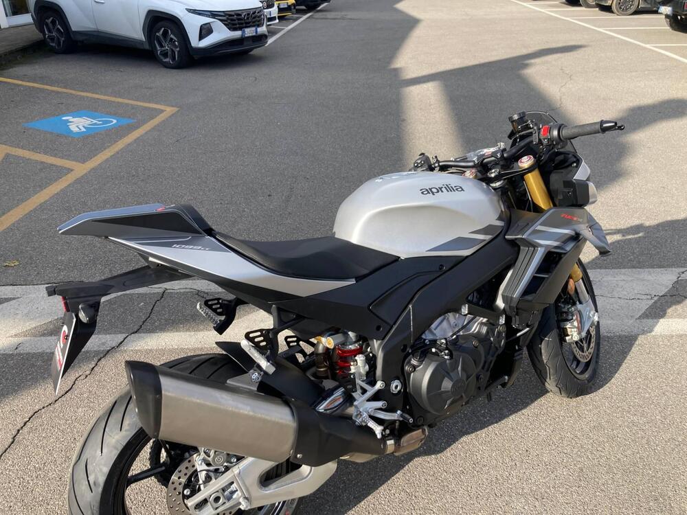 Aprilia Tuono V4 (2025) (4)