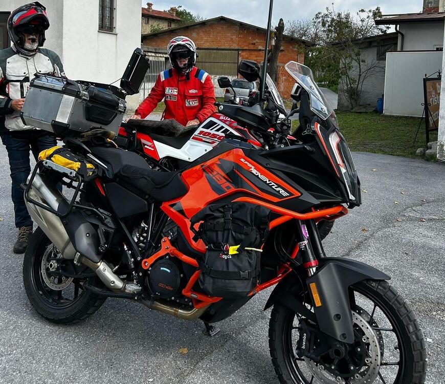 KTM 1290 Super Adventure S (2021) (2)
