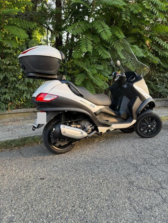 Piaggio MP3 300 Sport (2010 - 11) (2)