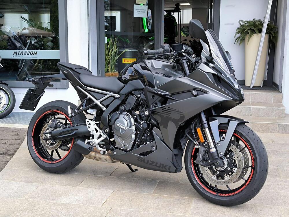 Suzuki GSX-8R (2024 - 25)