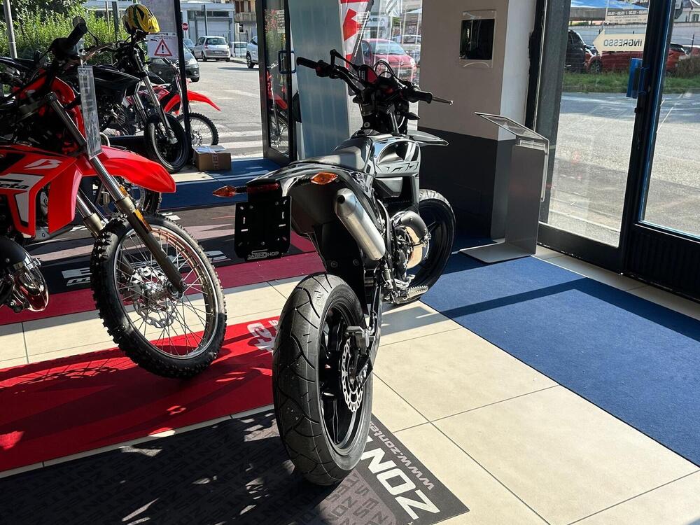 Betamotor RR 50 Motard - X Special Edition (2024 - 25) (4)