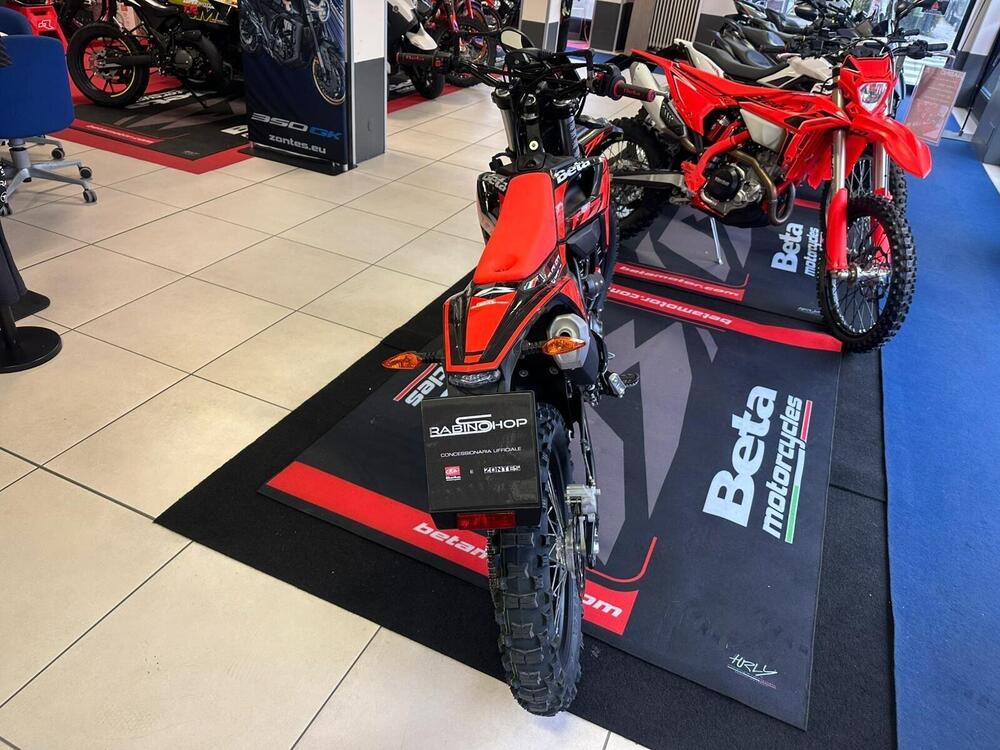 Betamotor RR 125 4T Enduro T (2025) (4)