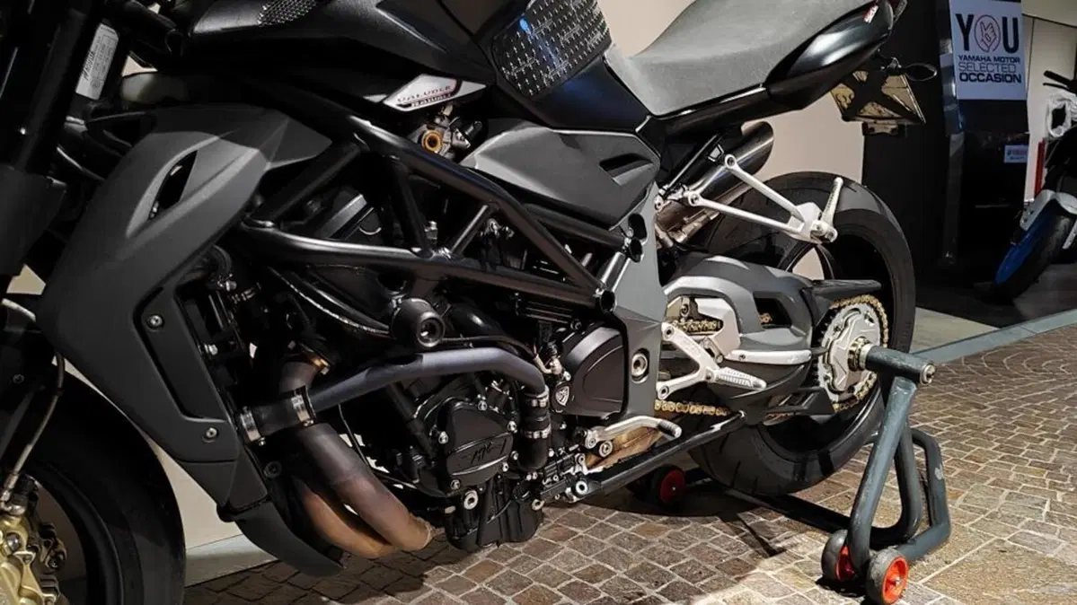 MV Agusta Brutale 920 (2011 - 12) (5)