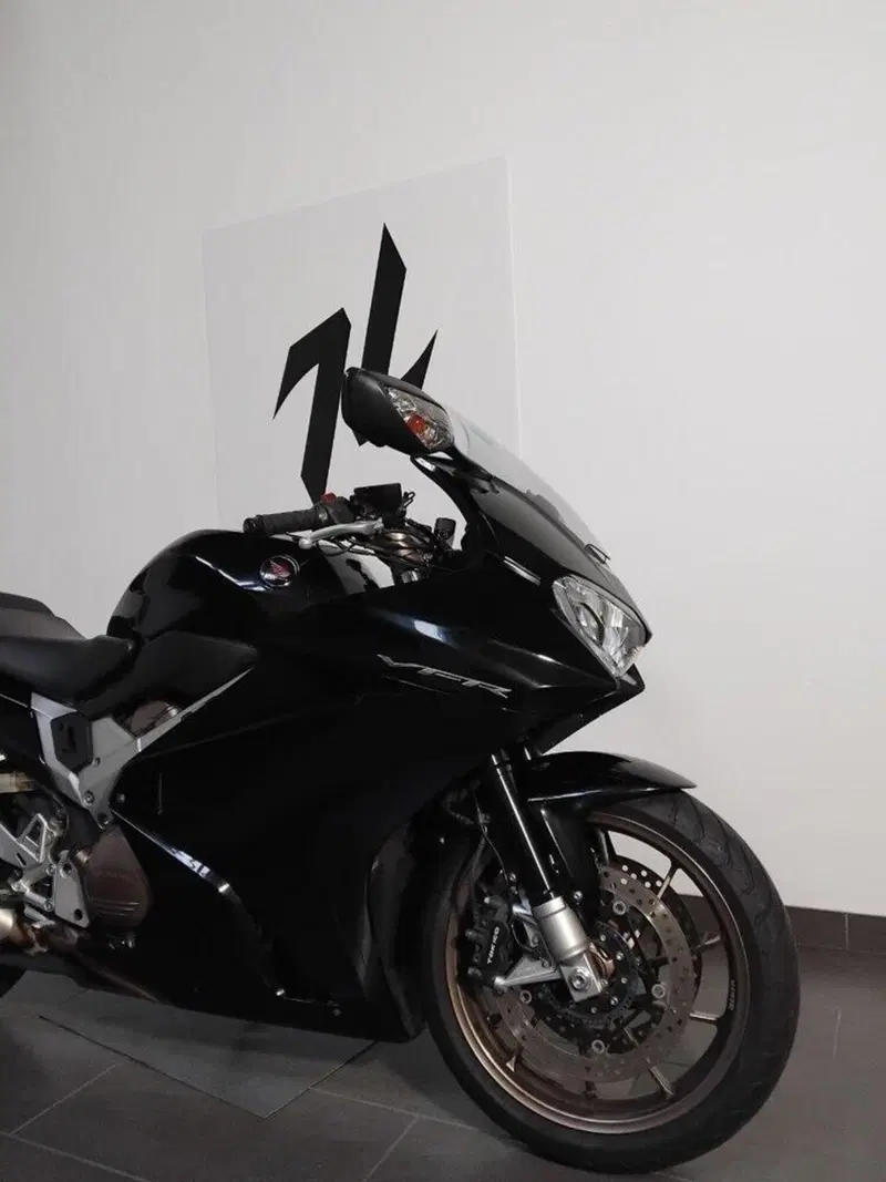 Honda VFR 800 F (2014 - 16) (5)