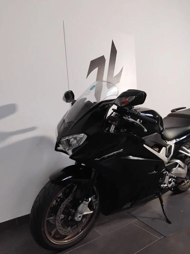 Honda VFR 800 F (2014 - 16) (3)