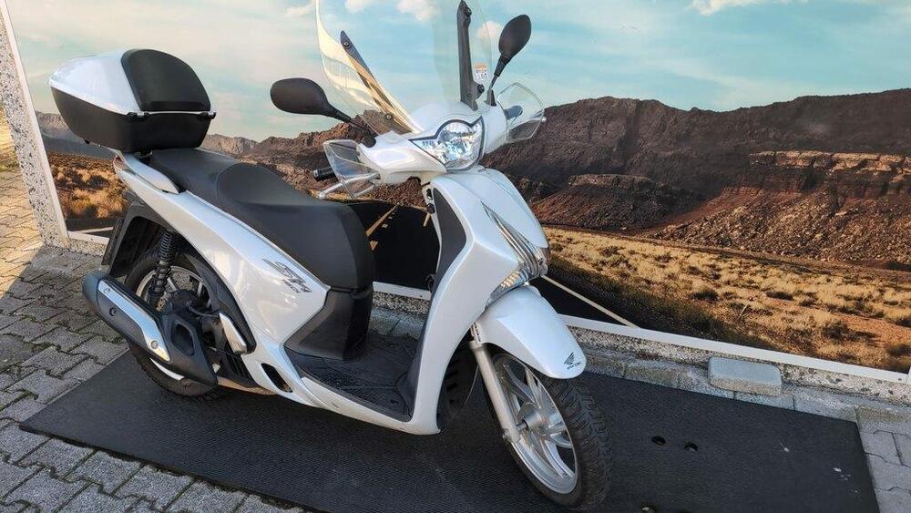 Honda SH 150 i ABS (2013 - 16) (2)