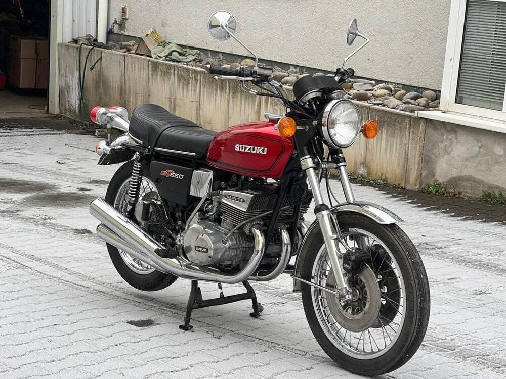 Suzuki GT550 (2)