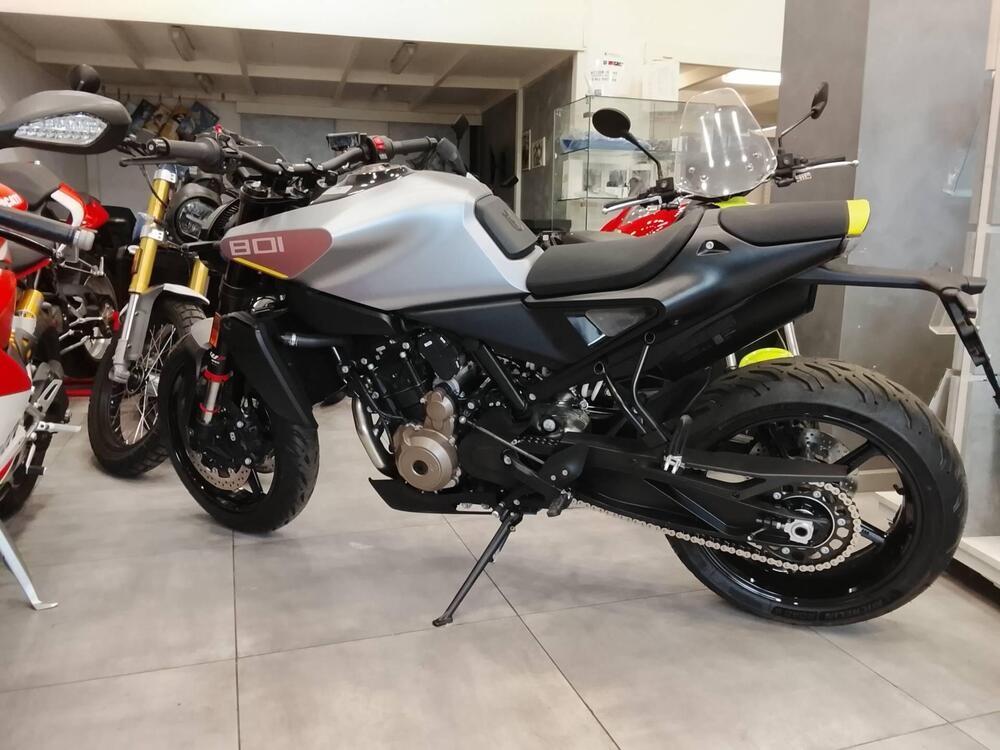 Husqvarna Vitpilen 801 L (2025) (2)