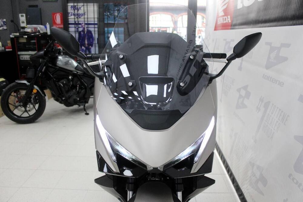 Honda Forza 750 (2025) (4)