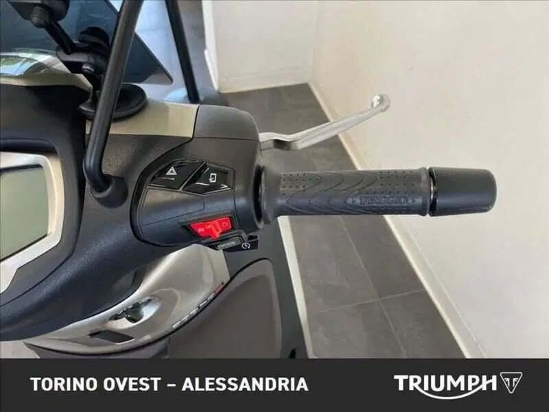Piaggio Beverly 300 S ABS-ASR (2021 - 25) (12)