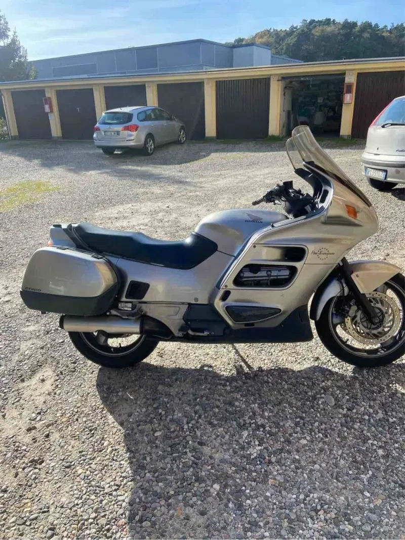 Honda 1100 pan european (2)