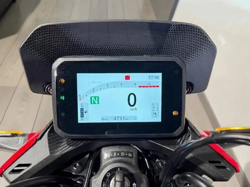 Honda CB 500 Hornet (2024 - 25) (4)
