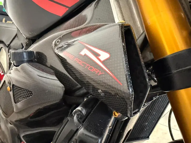 Aprilia Tuono 1000 (2003 - 04) (8)