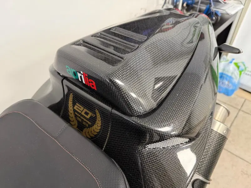 Aprilia RSV 1000 R (2001 - 02) (4)