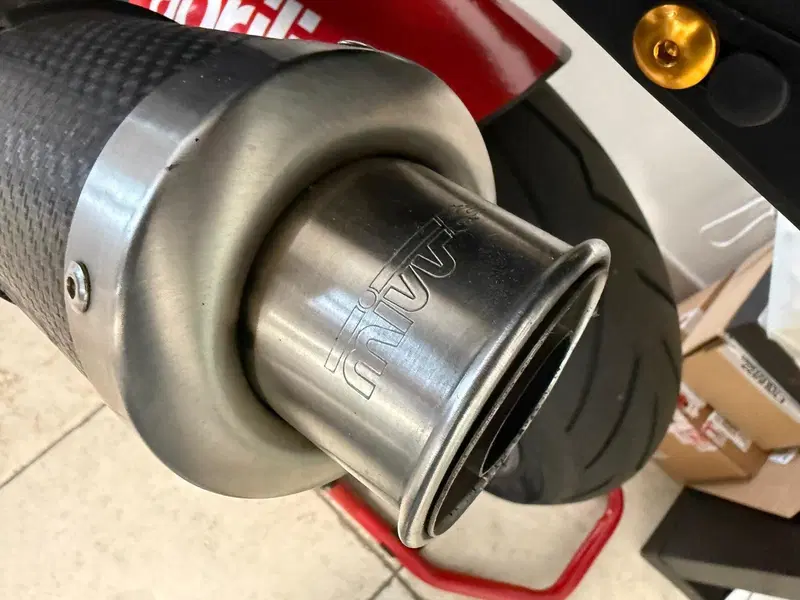 Aprilia RSV 1000 R (2001 - 02) (12)