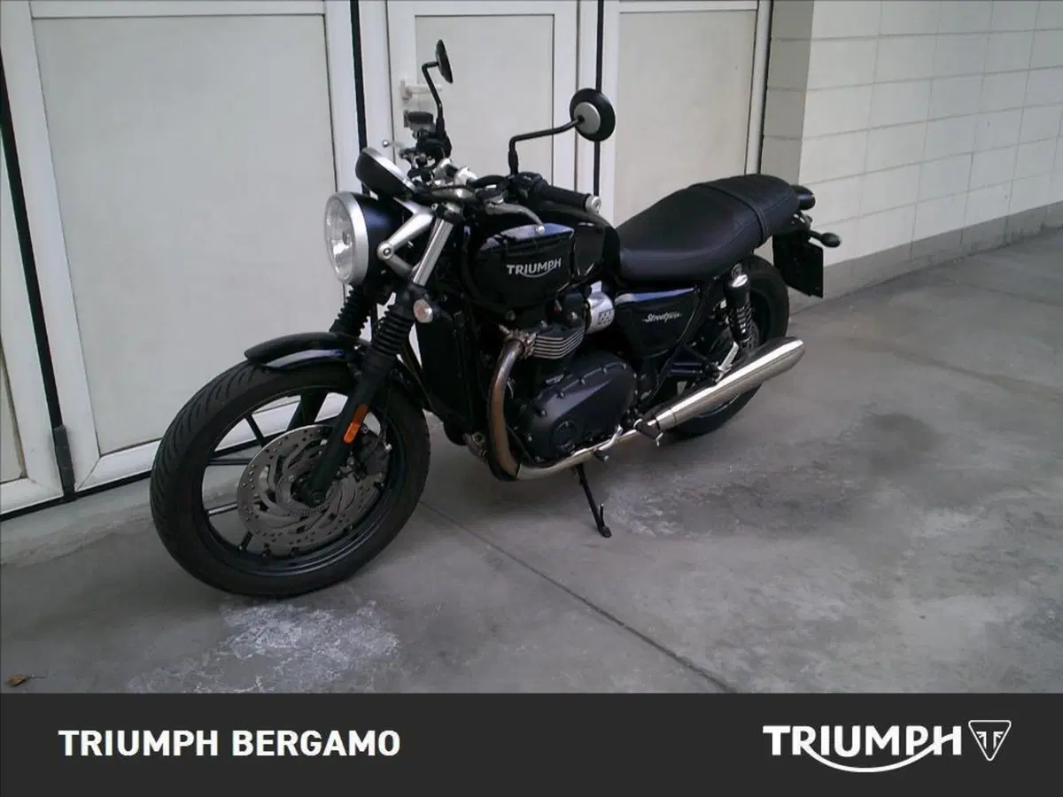 Triumph Street Twin 900 (2016) (3)