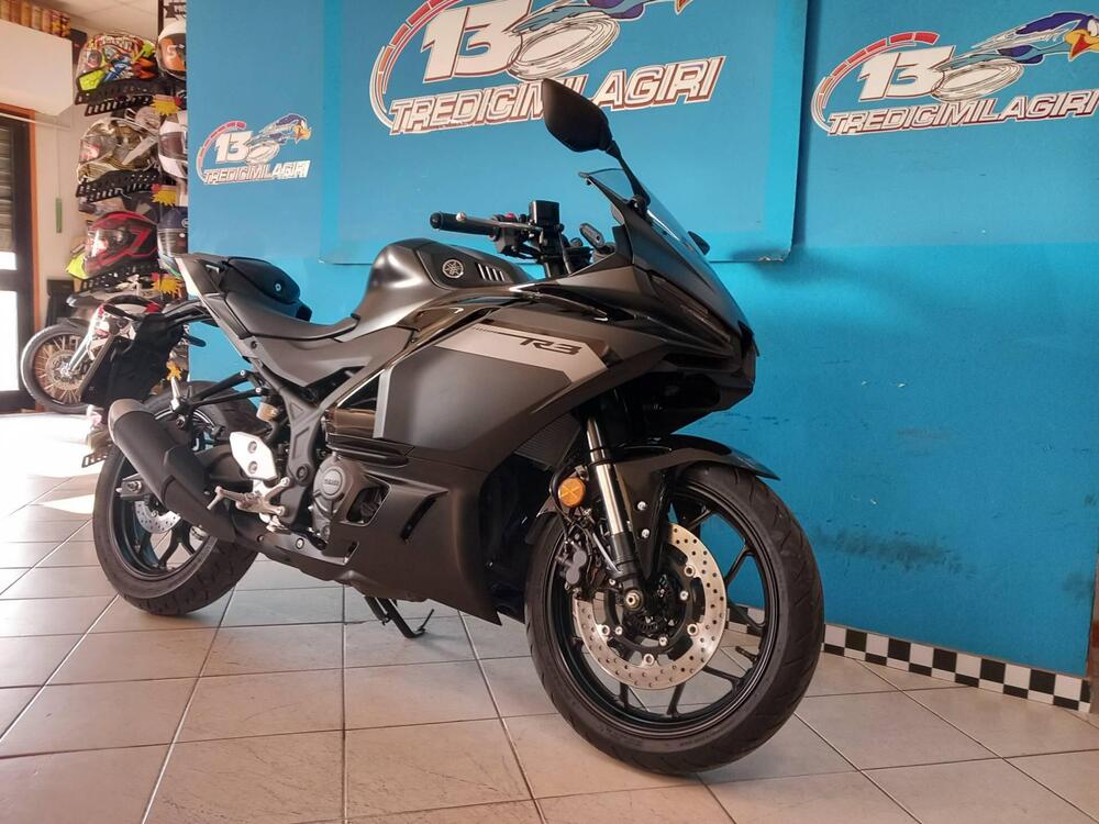 Yamaha YZF R3 (2025) (2)
