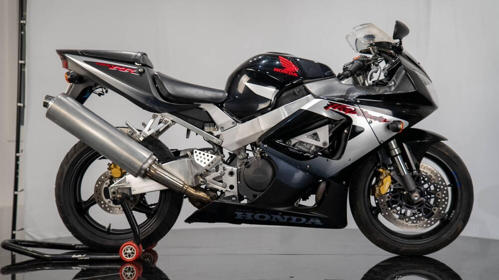 Honda CBR 929 RR FIREBLADE (2)