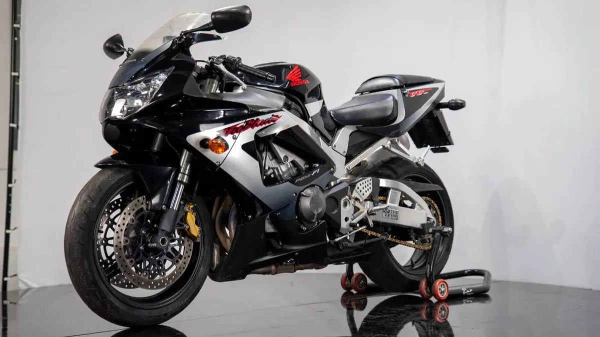 Honda CBR 929 RR FIREBLADE (7)