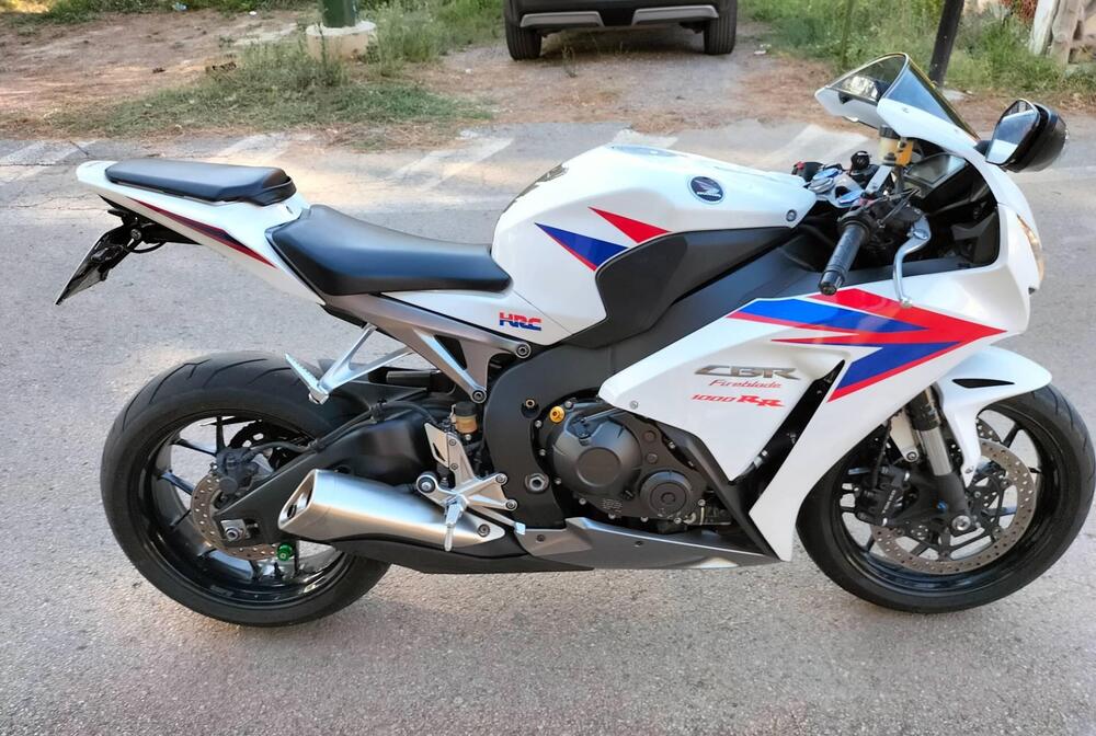 Honda CBR 1000 RR Fireblade (2012 - 16) (2)