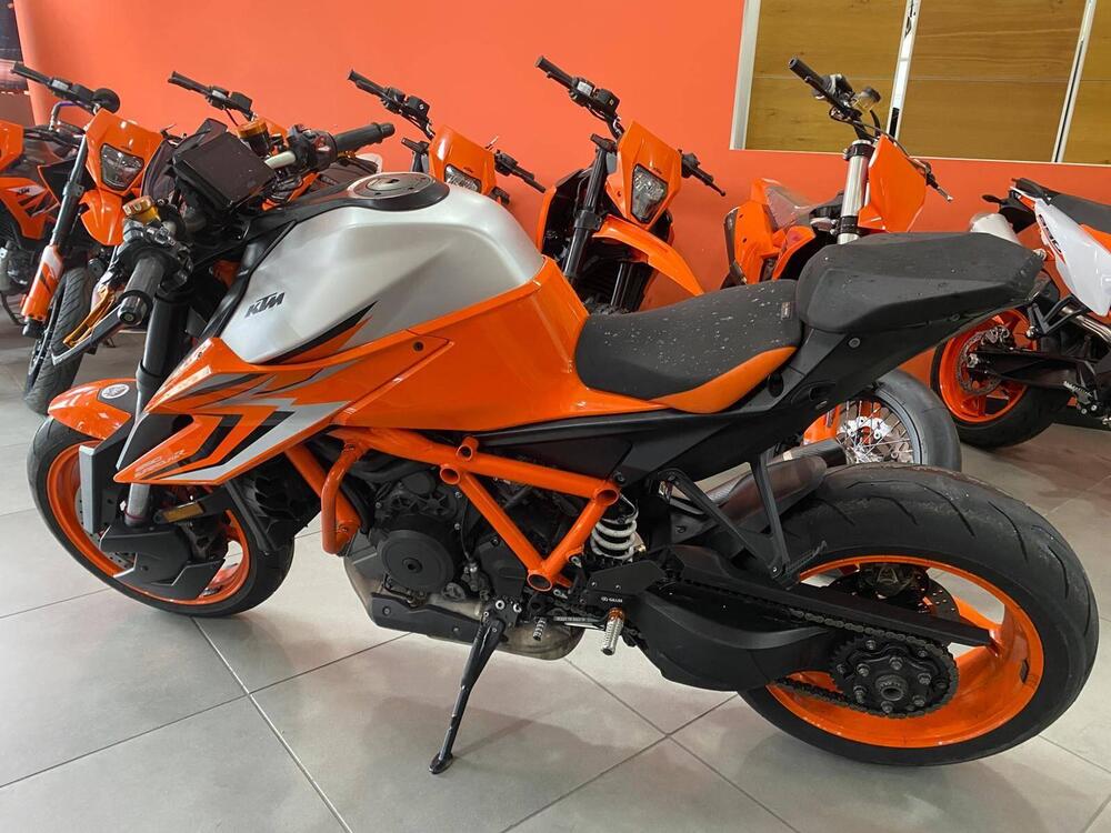 KTM 1290 Super Duke R (2022 - 23) (2)