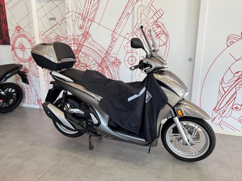 Honda SH 350 (2021 - 24) (2)