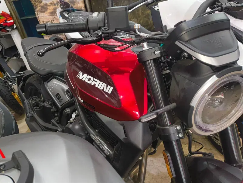 Moto Morini SEIEMMEZZO STR (2022 - 26) (2)
