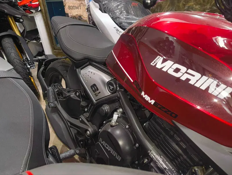 Moto Morini SEIEMMEZZO STR (2022 - 26) (3)