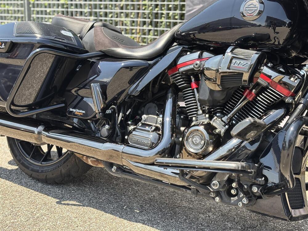 Harley-Davidson 117 Street Glide (2022) - FLHXSE (3)