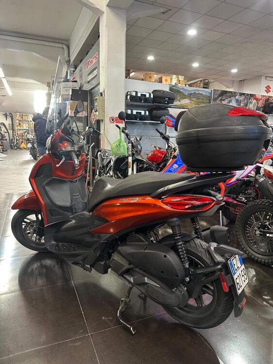 Piaggio Beverly 300 ABS-ASR (2021 - 25) (4)