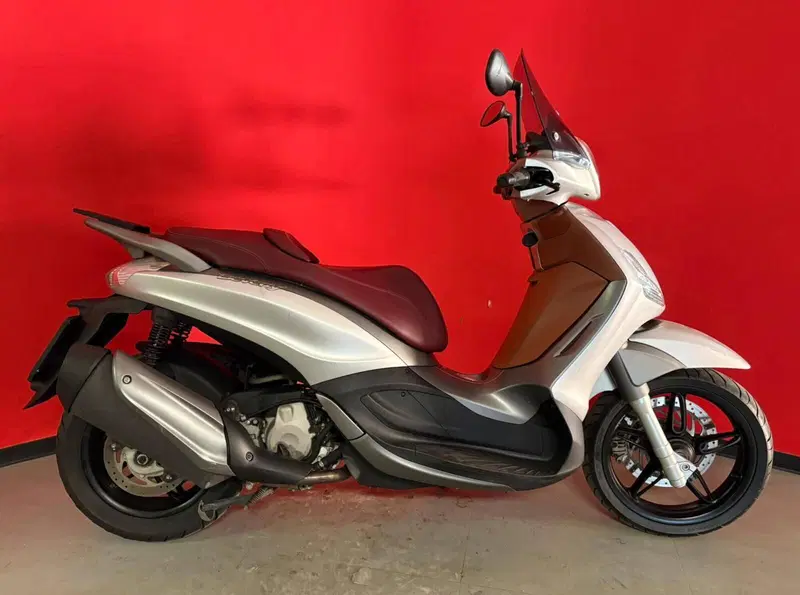Piaggio Beverly 350 SportTouring ie (2011 - 15)