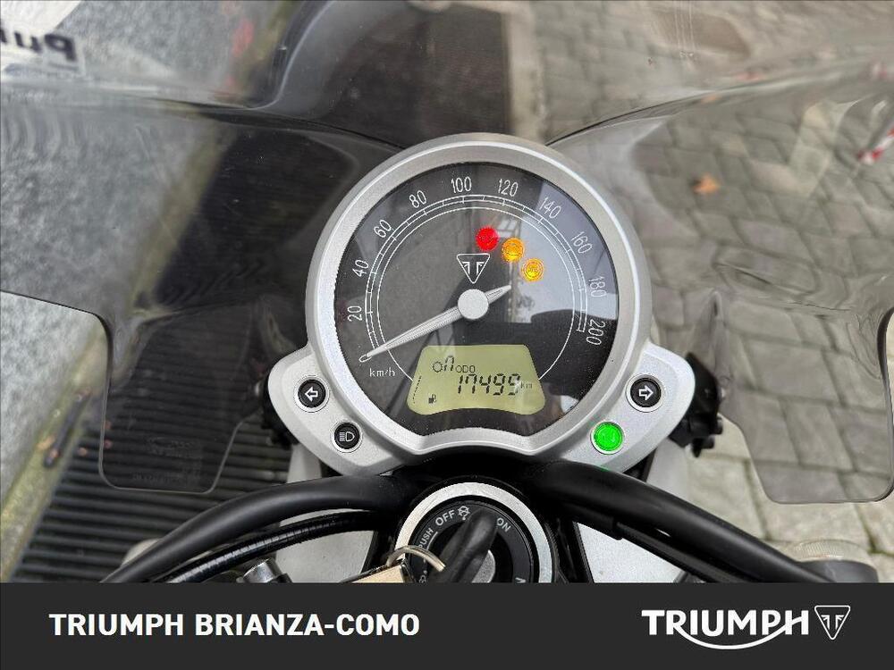 Triumph Street Twin 900 (2016) (5)