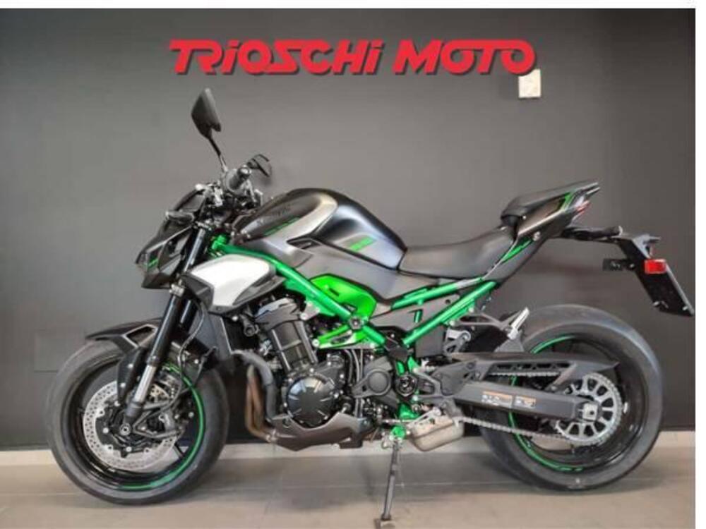 Kawasaki Z 900 (2025 - 26) (2)