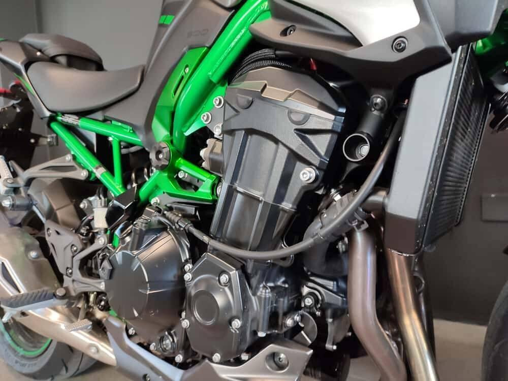 Kawasaki Z 900 (2025 - 26) (3)