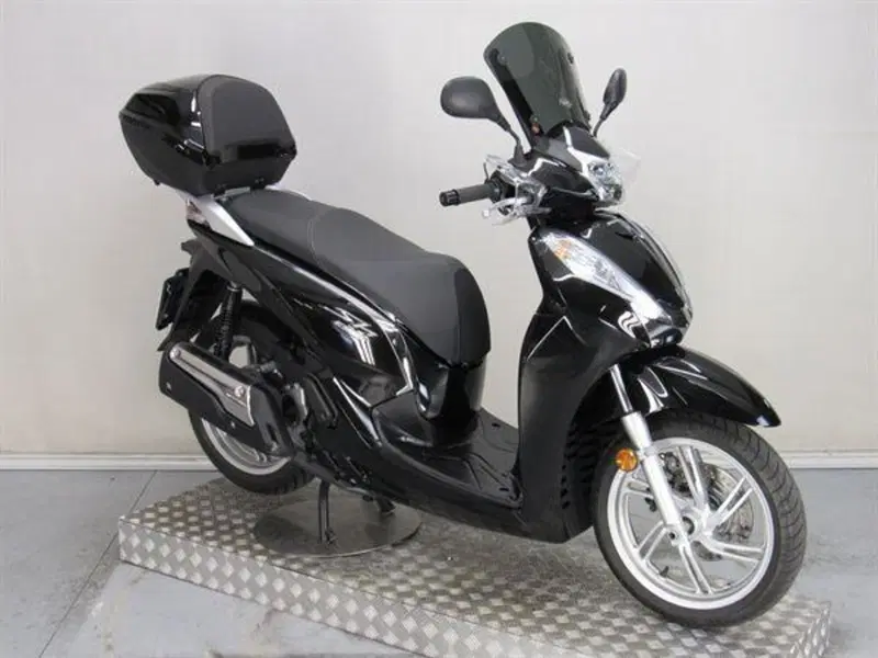 Honda SH 300 i ABS (2016 - 20) (2)