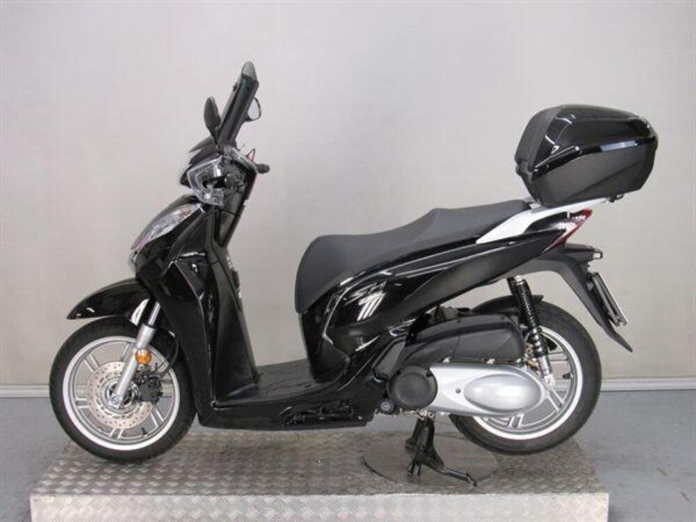 Honda SH 300 i ABS (2016 - 20) (4)