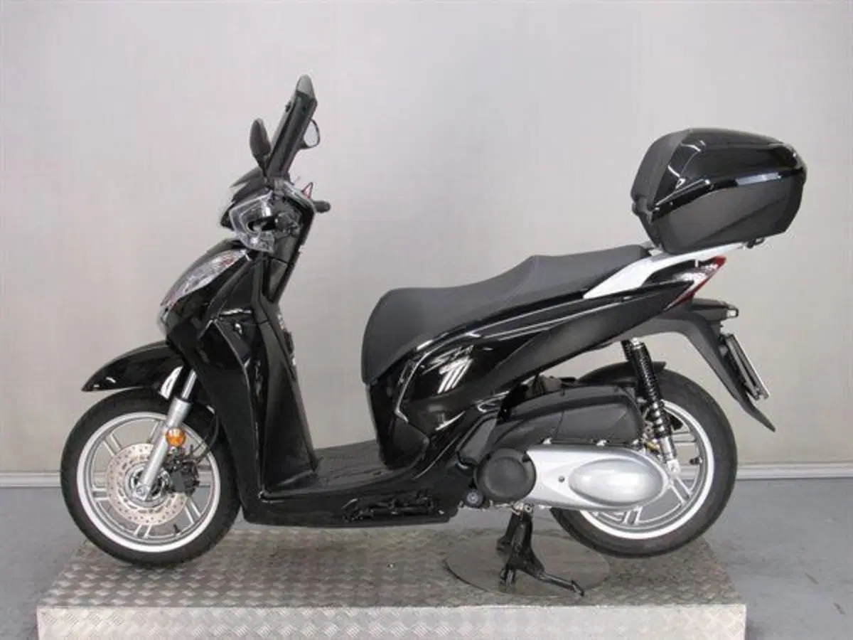 Honda SH 300 i ABS (2016 - 20) (4)