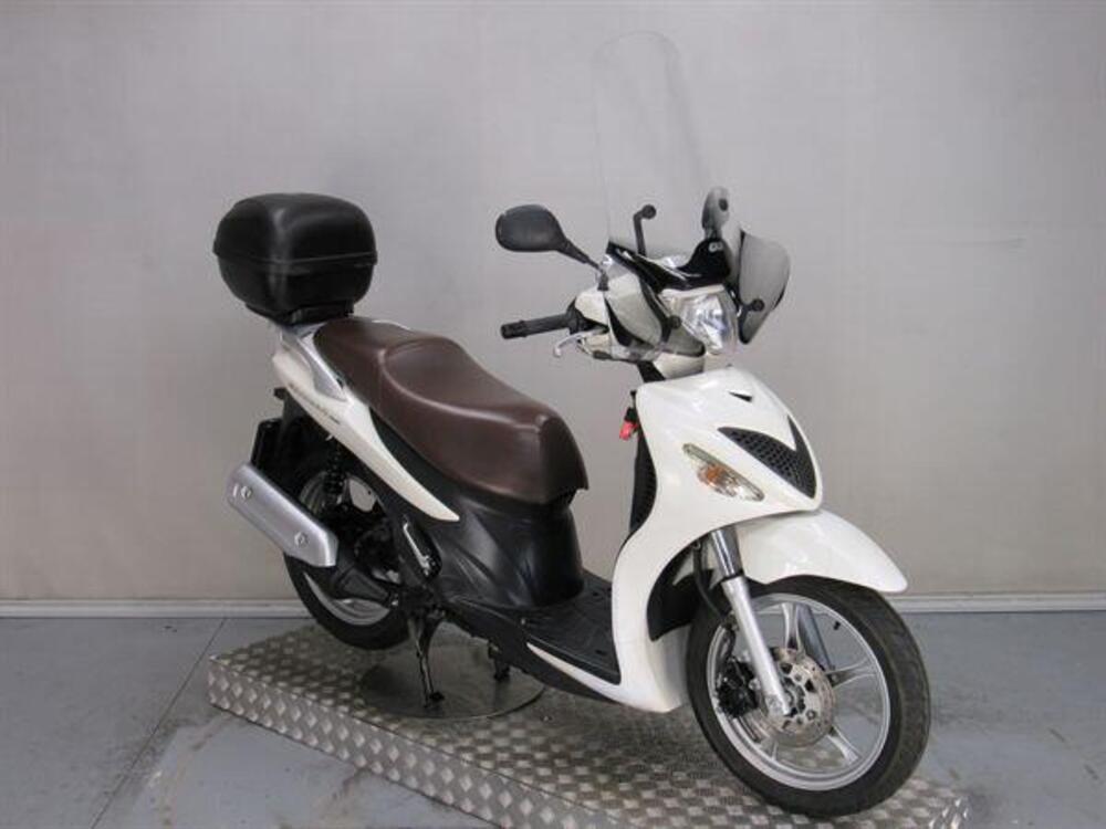 Suzuki SIXteen 150 (2007 - 14) (2)