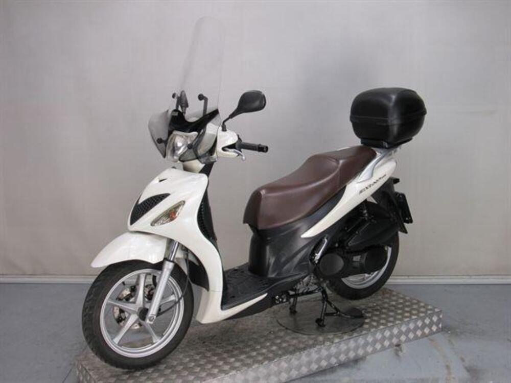 Suzuki SIXteen 150 (2007 - 14) (3)
