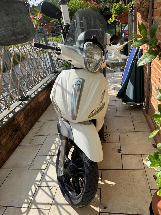 Piaggio Beverly 350 SportTouring ie ABS (2011 - 17) (2)