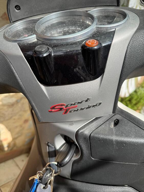 Piaggio Beverly 350 SportTouring ie ABS (2011 - 17) (3)