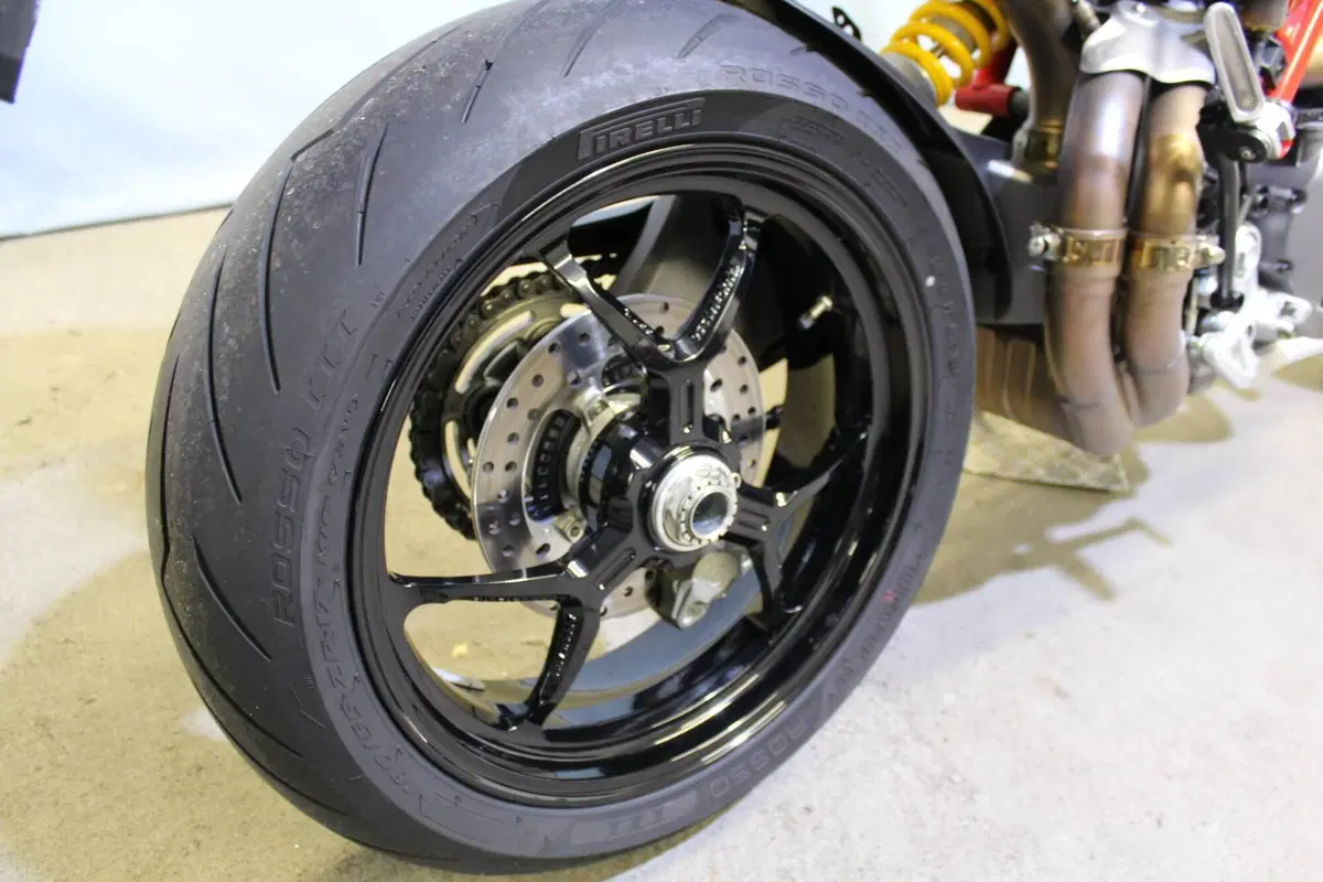 Ducati Hypermotard 950 (2022 - 25) (6)
