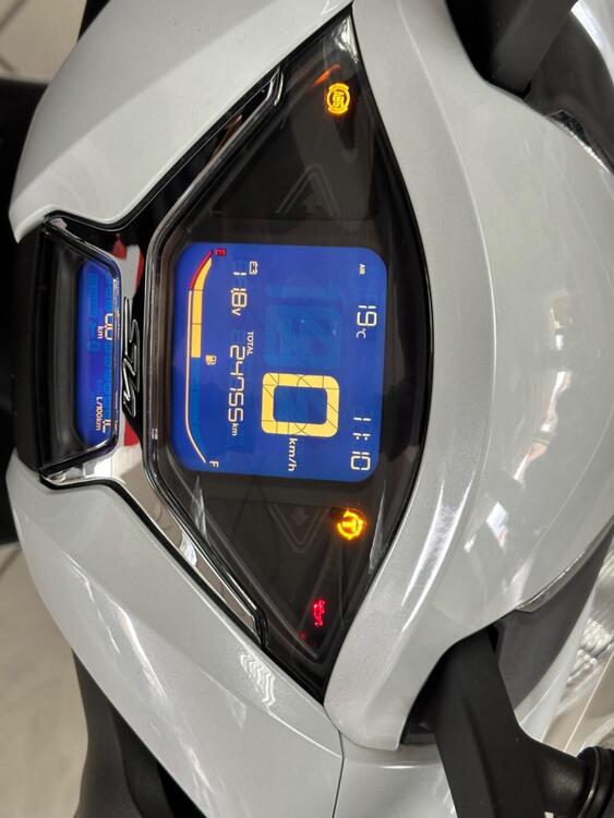 Honda SH 350 (2021 - 24) (3)