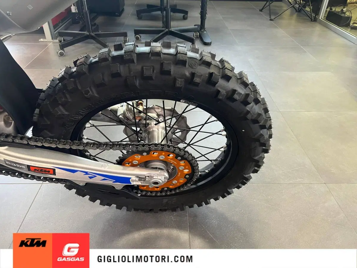 KTM 350 EXC-F 6Days (2026) (8)