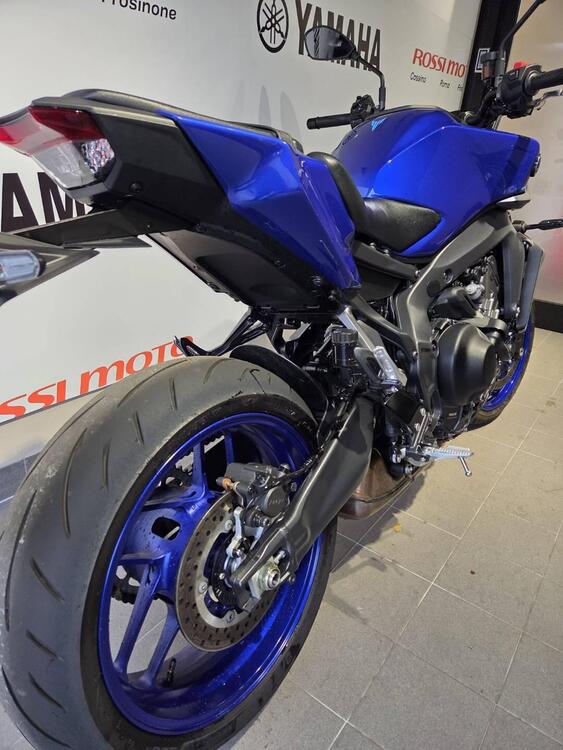 Yamaha MT-09 Y-AMT (2024 - 25) (2)