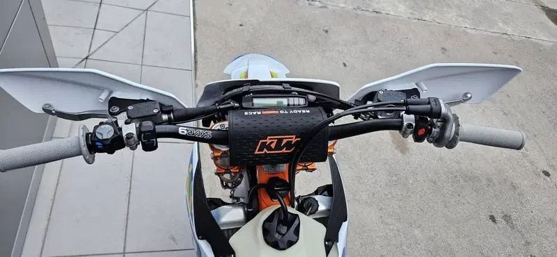 KTM 300 EXC 6Days (2026) (4)