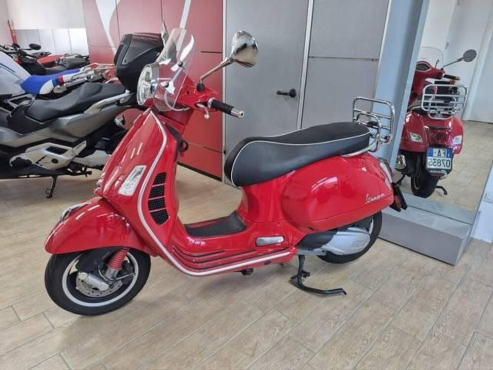 Vespa GTS 300 Super Hpe (2021 - 22) (2)